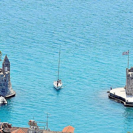 Nafpaktos-Luxury Suite ภายนอก รูปภาพ