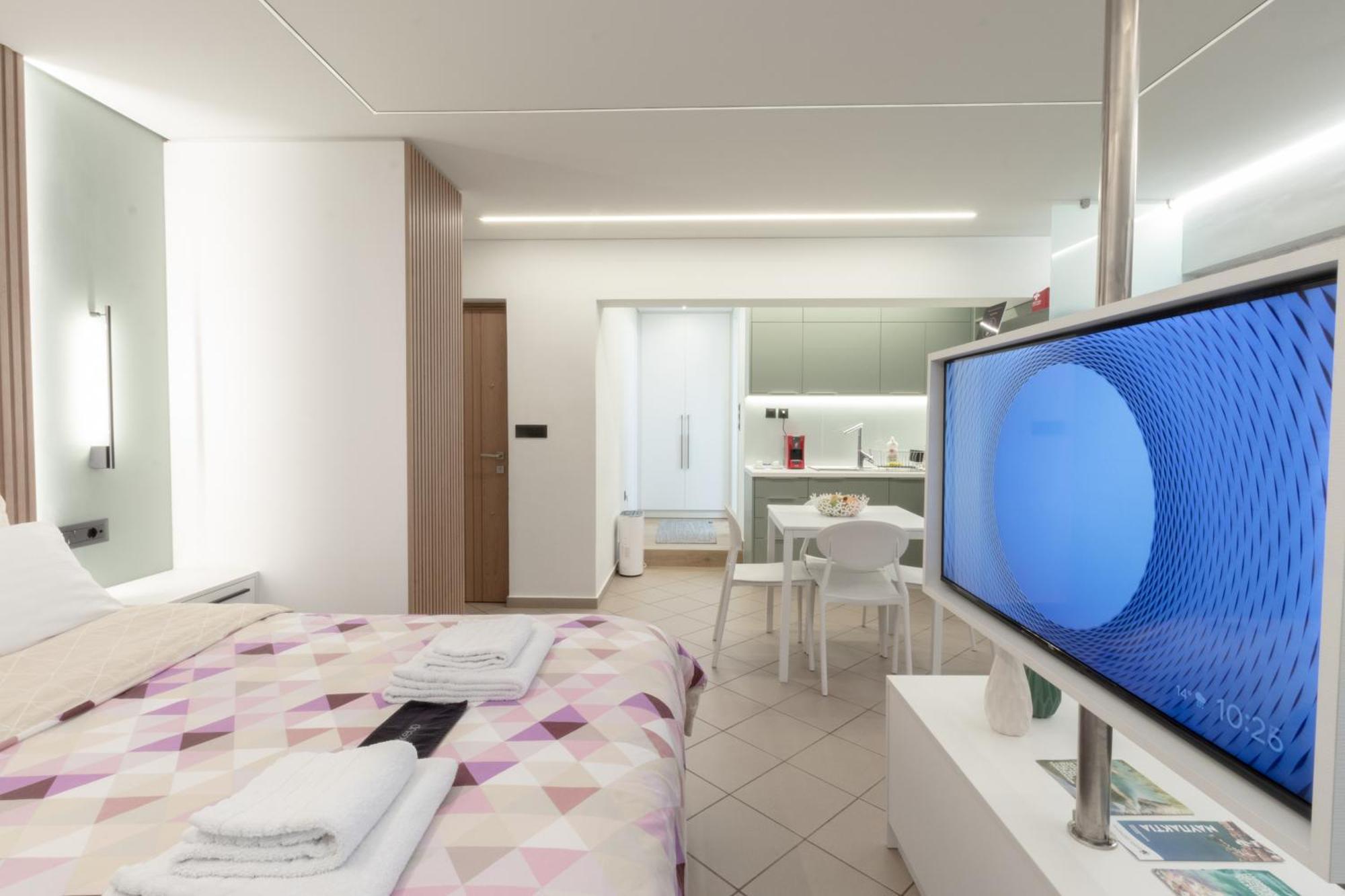 Nafpaktos-Luxury Suite ภายนอก รูปภาพ